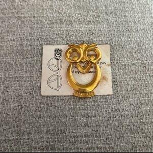 Vintage Gold Tone Owl Pin also Holds a Pair of Glasses